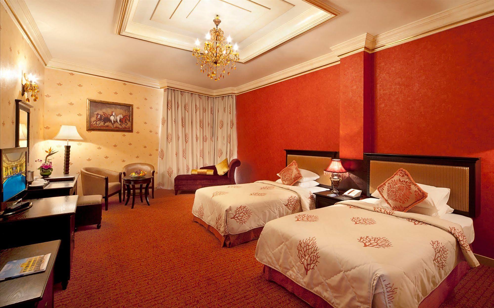 Royal Beach Resort & Spa Шарджа Екстериор снимка