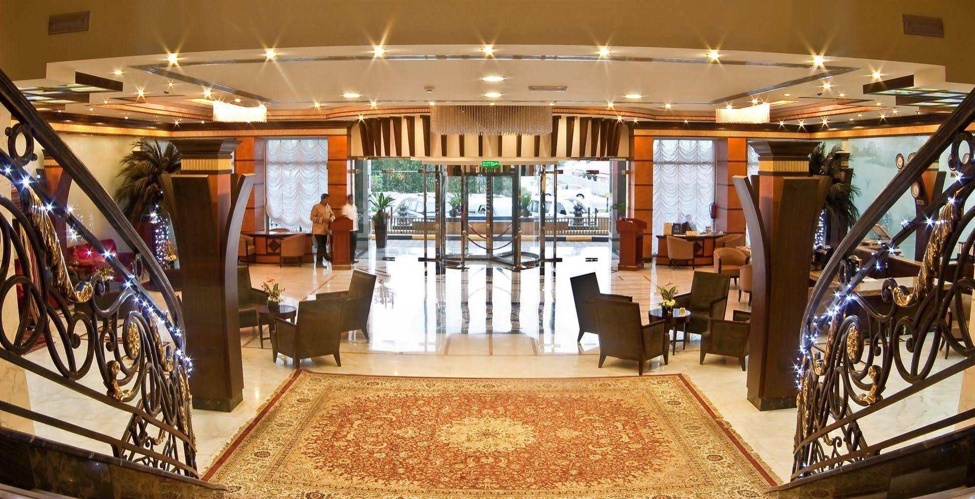 Royal Beach Resort & Spa Шарджа Екстериор снимка